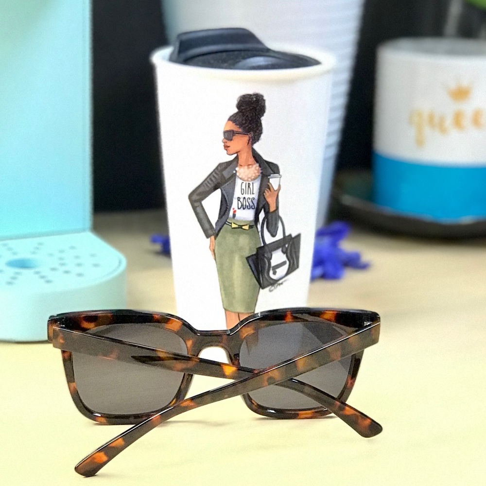 H & M Tortoise Sunglasses.  They are light weight and super trendy. - Picture 2 of 4